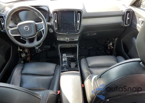 2019 Volvo Xc40 T5 Inscription z USA, uszkodzony, nr VIN YV4162UL6K2107173